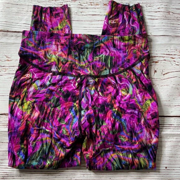 Lululemon Base Pace High-Rise Running Tight 25" in Hyper Flow Pink Multi Sz 10